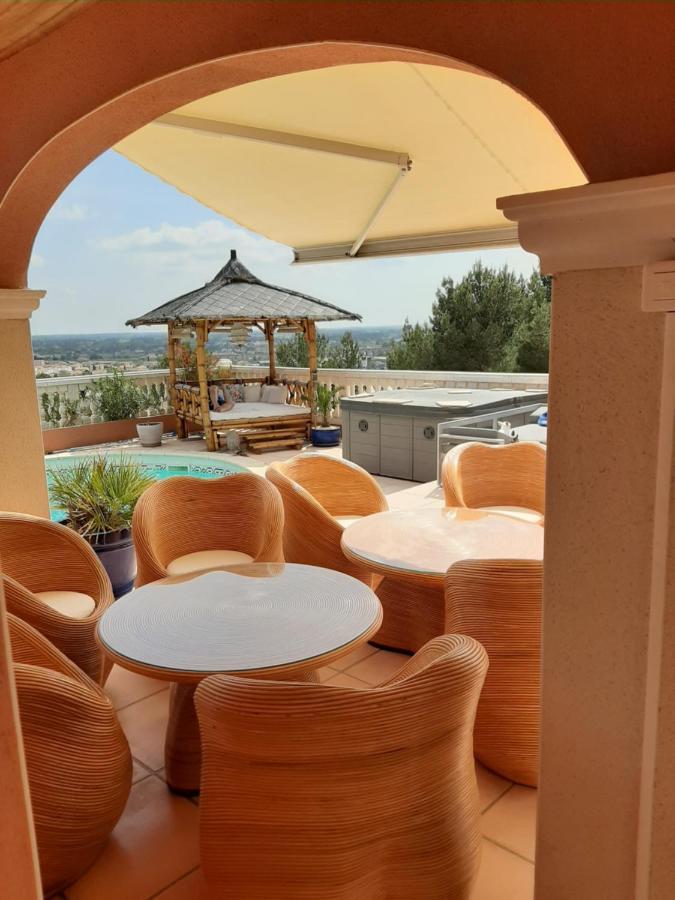 Les Collines D'Ugernum Bed and Breakfast Beaucaire  Εξωτερικό φωτογραφία