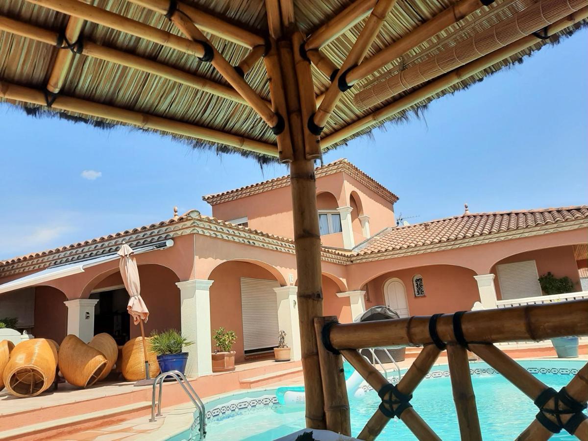 Les Collines D'Ugernum Bed and Breakfast Beaucaire  Εξωτερικό φωτογραφία